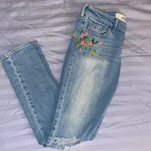 Low Rise Hollister Jeans (Size 7)
